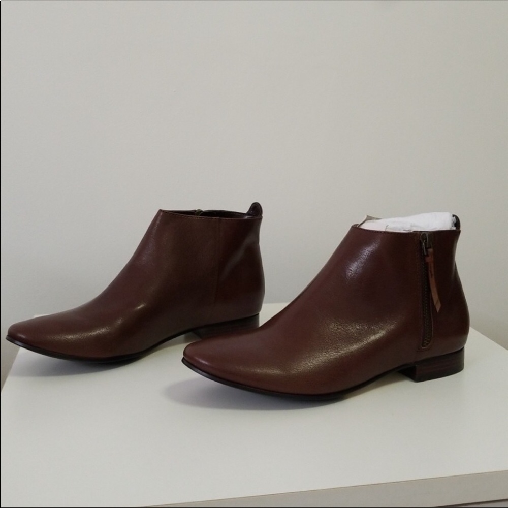 NIB Cole Haan Chestnut color ankle boots